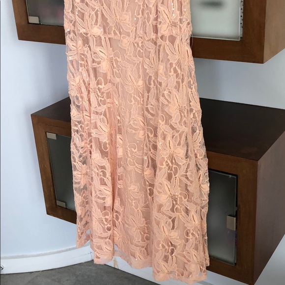 Wedding dress - Picture 3 of 8